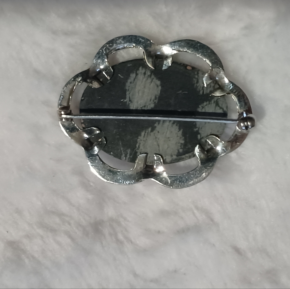 Vintage Silver Tone Snowflake Obsidian Broach - Picture 3 of 3